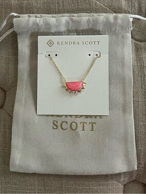 NWOT Kendra Scott Pink Sienna Half Sun Pendant Necklace